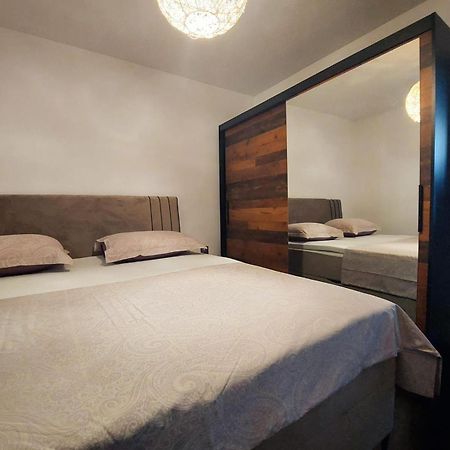 Apartments Onyx Sisak Eksteriør billede